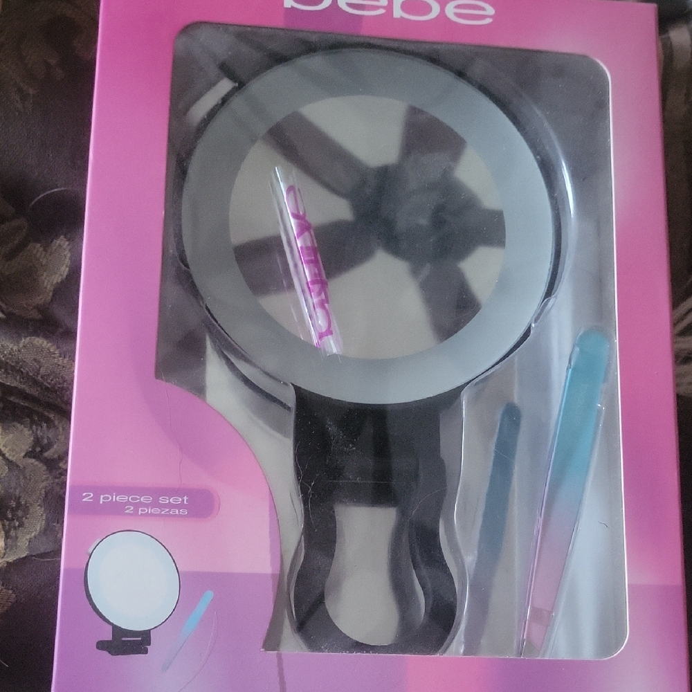 Bebe  Black  15x Lighted Muti Function Mirror Boxed Tweezer Set